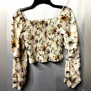 DAZY Flowy Floral Versatile Cropped Top Size Large Smocked bodice